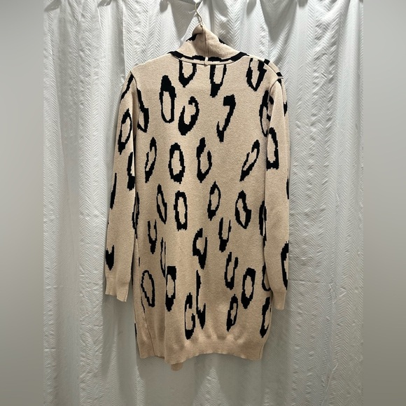 Leopard Print Open Front Long Cardigan - Picture 4 of 5